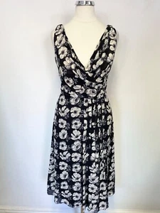 PRADA BLACK, GREY & IVORY FLORAL SILK SLEEVELESS FIT & FLARE DRESS SIZE 38 UK 6 - Picture 1 of 6