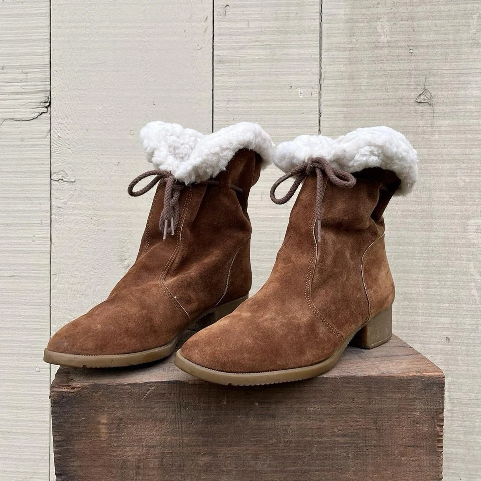 Botas de cuero de gamuza de tacón tostado vintage de los años 70 con forro de piel de sherpa talla 10-10,5 Foto 1 de 4