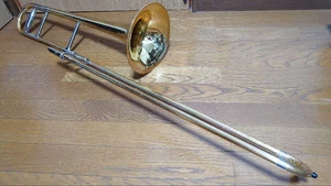 YAMAHA YSL-647 Professional Gold Bb Tenor Trombone Serviced Musical instrument - Picture 1 of 9