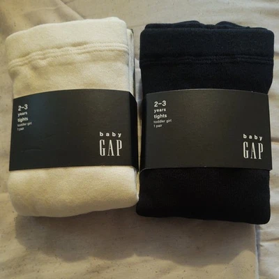 NUEVO CON ETIQUETAS 2 Medias de Fiesta Acanaladas Blancas y Negras Baby Gap Talla 2-3 Años Foto 1 de 4