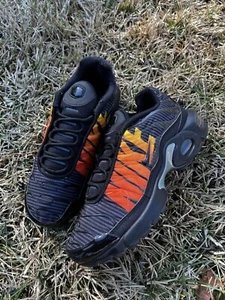 CLEAN Nike Air Max Plus Big Logo size 7 Black Shoes - Picture 1 of 10