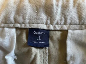 Boys Gap Kids Tan Chino Shorts Size 18 slim - Picture 1 of 4