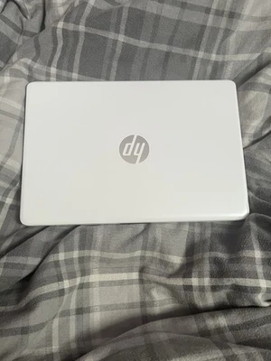 HP 11-ak0027na 11.6in Celeron 4GB 64GB Cloudbook - Image 1 of 4