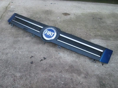 Fiat Panda MK2 169 2005 1,2 Eleganza parrilla delantera azul 597 ligero chip Freepost Foto 1 de 4