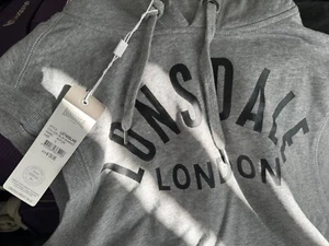Unisex Lonsdale Sleeveless Hoodie size S grey - Picture 1 of 3