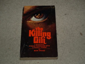 THE KILLING GIFT by BARI WOOD PAPERBACK BOOK Signet 3rd print 1977 - Bild 1 von 9