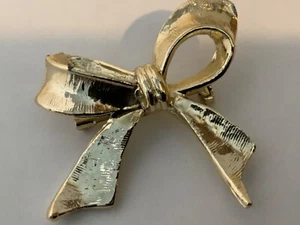 Gold Tone Ribbon Bow Pin Brooch - Picture 1 of 5