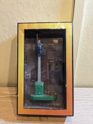 Rail King 30-1075 No 151 Operating Semaphore w/ Green Base - Image 1 of 4