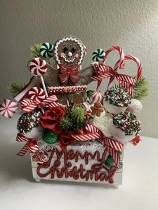 Decorated Christmas Gingerbread Candies Small Wood Crate Tiered Tray Decor New - Picture 1 of 11