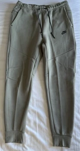 Nike Sportswear Tech Fleece Joggers Pants Green HV0959-320 Men’s Sz: Large - Picture 1 of 6