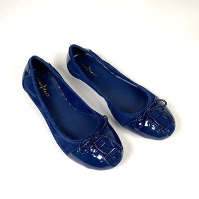 Arcos planos de ballet Cole Haan talla 7B de gamuza y charol azul sin cordones Foto 1 de 4