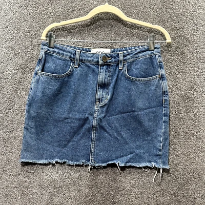 Minifalda lápiz BDG mediana azul denim deshilachado dobladillo bolsillos informal Foto 1 de 4