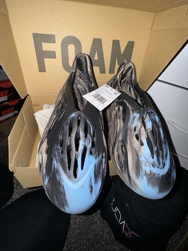 Yeezy Foam RNNR Cinder