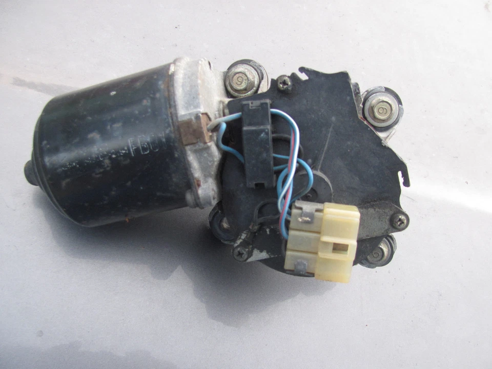 Mazda Rx7 Used Front Wiper Motor FB01 Rx-7 (Not Tested) 1986 To 1988 - Image 1 of 1