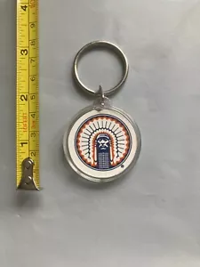Nuevo Llavero Acrílico Fighting Illini University Of Illinois Chief Illiniwek - Imagen 1 de 1