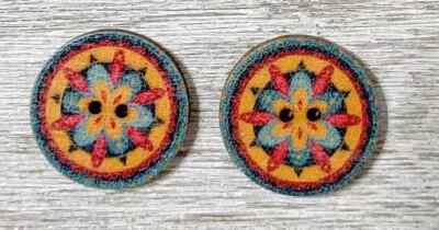 boho wood flowers buttons sewing 2 holes 1 inch (set #1017) 2pc - Image 1 of 2