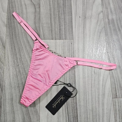 Frederick's of Hollywood Tanga Ajustable Rosa Satén Panty con Estrás Trasero Foto 1 de 4