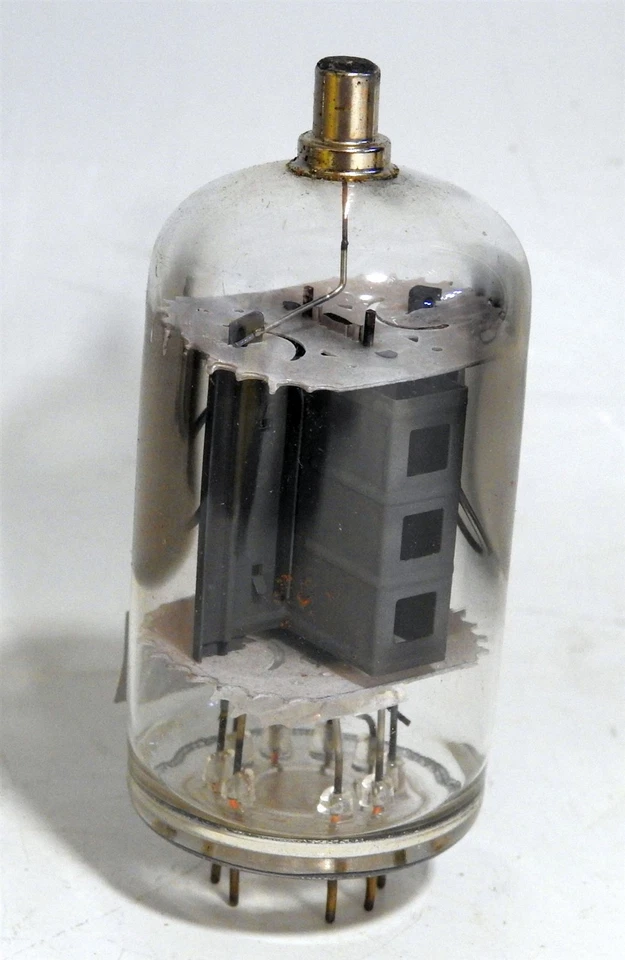 TUBO SYLVANIA 6JB6 SALIDA COMPLETA PROBADO PERFECTO PARA TRANSMISORES DRAKE SERIE T-4 Foto 1 de 1