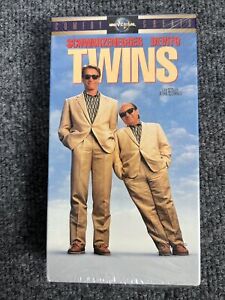 TWINS (VHS 1989) Schwarzenegger, DeVito, Factory Sealed MCA WATERMARK RARE A++