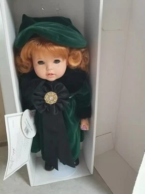 Muñecas GOTZ 18" MARTHA PULLEN Pelirroja Martha Caja Muñeca Etiqueta Firmada Gafas Pecas Foto 1 de 4