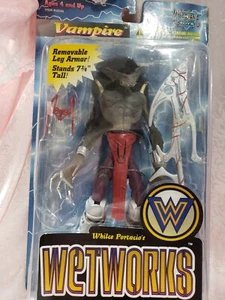Figuras de acción Vampire Ultra de McFarlane Toys... BEL - Imagen 1 de 7