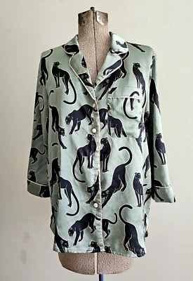 Pijama Ann Taylor Sleep verde con gato pantera negro talla S Foto 1 de 4