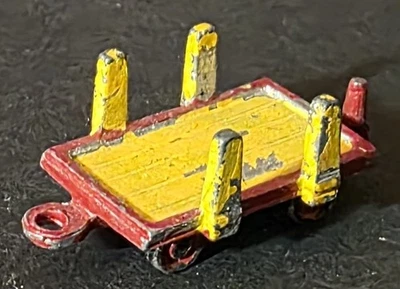 Remolque de madera temprana Lesney Moko rojo amarillo estaca plataforma plana vintage fundido a presión Foto 1 de 2