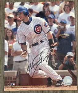 Foto firmada por NOMAR GARCIAPARRA de los Cachorros de Chicago 8x10 foto autografiada - Imagen 1 de 1