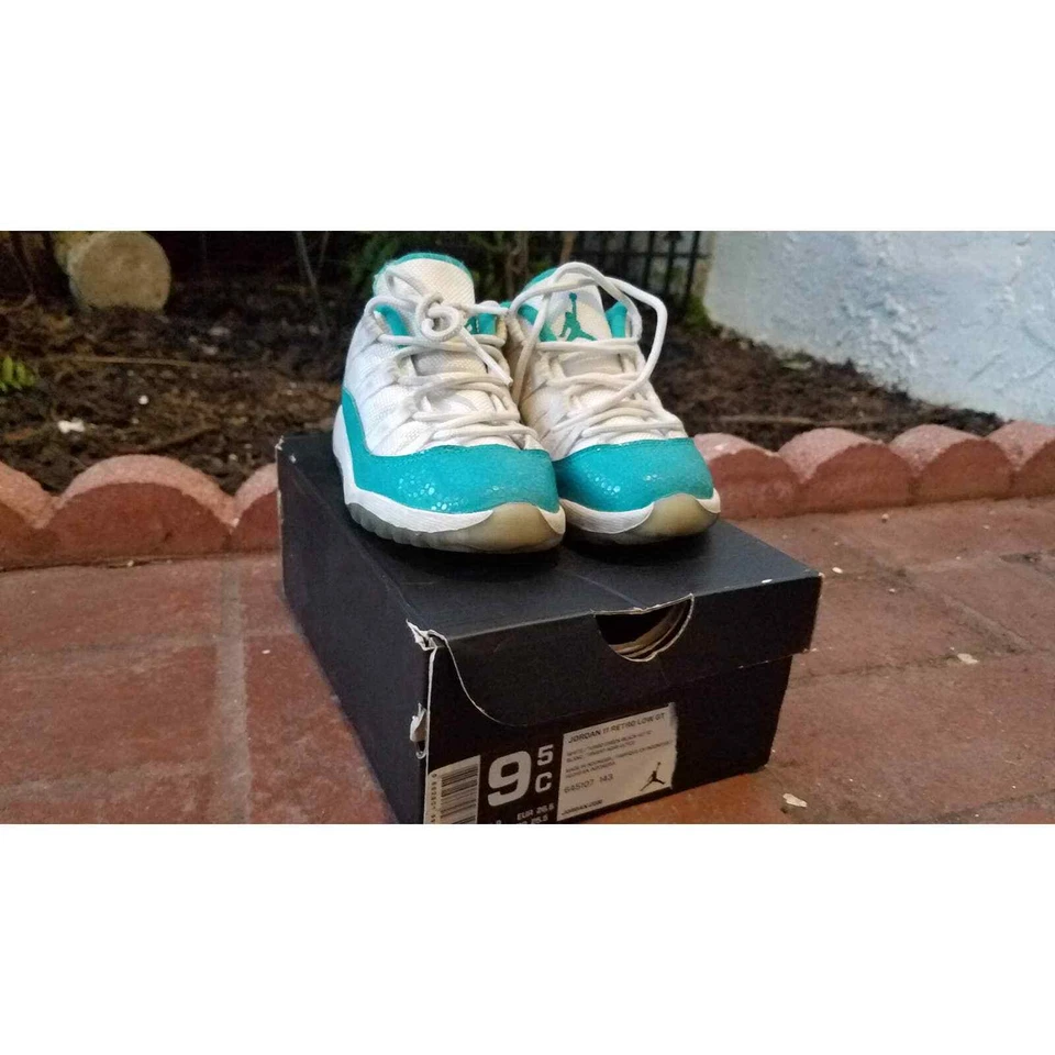 Nike Air Jordan XI 11 Low Teal Aqua 9.5c para niños pequeños Foto 1 de 4