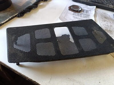 OEM Pontiac Fiero 1 tablero superior altavoz cubierta parrillas derecha REJILLA ROTA Foto 1 de 4