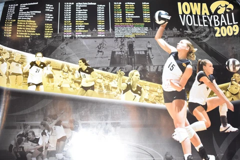 IOWA HAWKEYES 2009 WOMENS VOLLEYBALL POSTER Cover