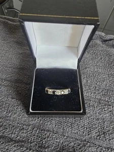 9ct Gold Ring - Picture 1 of 7