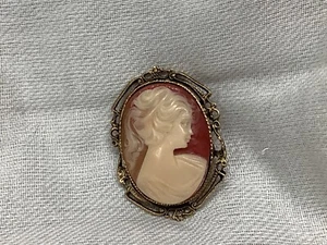 Cameo brooch pin 3 shades color peach white 1.5 x 2". antique gold tone - Picture 1 of 12
