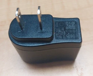 Original OEM ZTE STC-A508A-Z 5V 800mA USB Travel Phone Charger Adapter 100-240V - Picture 1 of 1