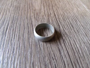 COLLECTIBLE SILVER COLORED WOMEN'S RING SIZE 7 - Picture 1 of 1