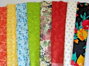 Fat Quarters 8 verschiedene wie abgebildet Baumwollstoff Quilt Handarbeit Nähen - Bild 1 von 3