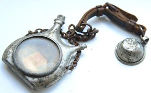 WWI WW1 Original France Flask Calendar Pendant ''BIDON DE LA CLASSE'' - Imagen 1 de 4