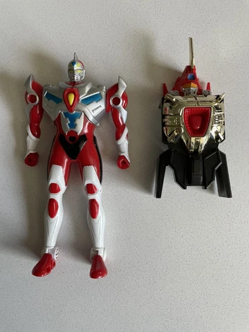 Superhuman Samurai Syber-Squad SERVO Figure from SYNCHRO Samurizing Set 1994 Cover