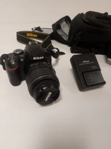 D1043 - Nikon D3200 SLR + 18-55 mm body + 1:3.5-5.6 g lens - Picture 1 of 16