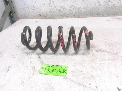 Muelle helicoidal trasero Lexus RX350H 2023 lado del conductor o del pasajero OEM  Foto 1 de 3