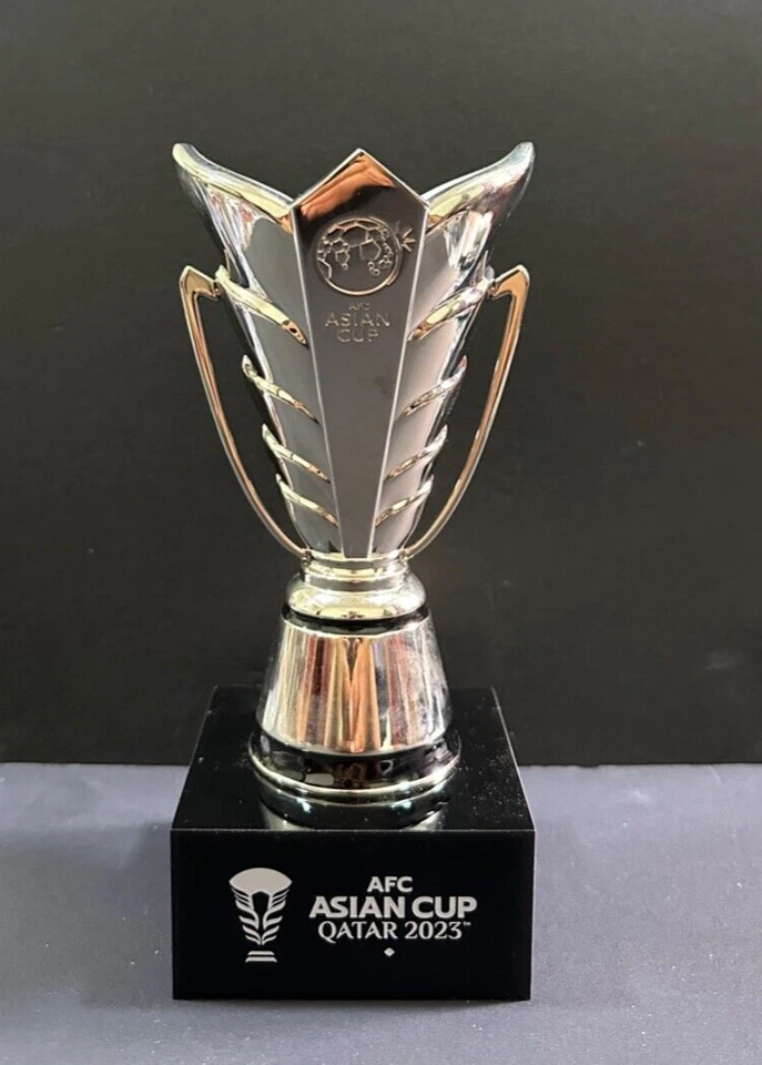 AFC COPA ASIÁTICA QATAR 2023 Trofeo Réplica 150mm con Pedestal - Licencia Oficial Foto 1 de 4