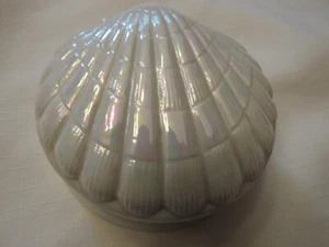 VINTAGE 1976 FITZ & FLOYD, INC. IRIDESCENT SEASHELL TRINKET BOX - PRETTY - Picture 1 of 6