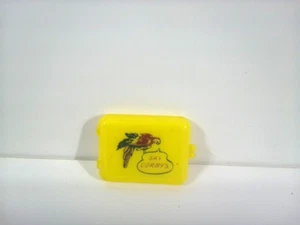 Estuche de plástico amarillo Corby's "Say Corby's" Bobby Pin Whisky Publicidad Premium - Imagen 1 de 4
