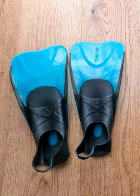 Kinder Schwimmflossen 34/35 mit Tasche Tauchflossen Taucherflossen Kleidung - Bild 1 von 3