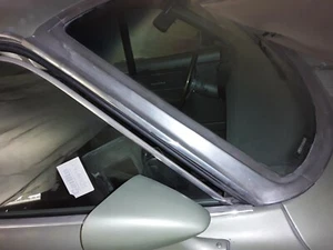 FORD OEM 1968 1969 TORINO / FAIRLANE FRONT PILLAR BRACKET WINDOW TRIM MOLDING - Foto 1 di 10