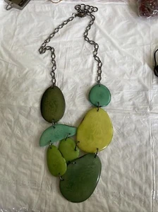 EARTH GREEN Tagua Necklace Organic Handmade Tagua Nut Pendant Necklace - Picture 1 of 3