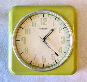 Retro Sterling & Noble Avocado Green Diner Style Square Wall Clock Tested Works - Picture 1 of 3