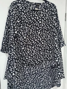 Women's Black And White Leopard Print QED London Top, Size 12, NEW - Picture 1 of 4