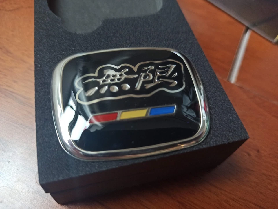 MUGEN BLK STEERING BADGE EMBLEM HONDA CIVIC TYPE R FN2 FD2 FK2 FK8 VTEC ACCORD - Image 1 of 4