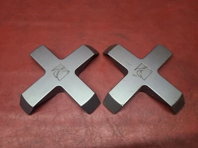 2003 - 2005 年土星离子 16 英寸轮毂盖中心盖对灰色 9594690 — 第 1/4 张图片